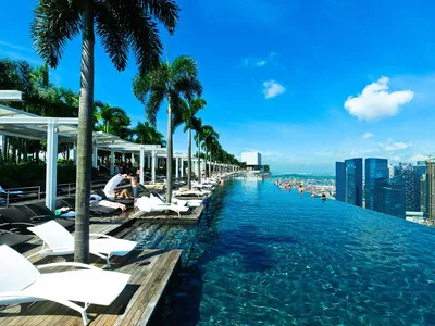 Одно из самых популярных мест для фотографий в мире, бассейн в отеле Marina  Bay Sands. | Путешествия по России и миру | Дзен