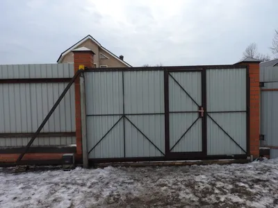 Откатные ворота с калиткой (встроенной) купить в Москве с установкой под  ключ: цена от 59000 рублей