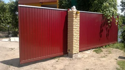 Раздвижные ворота красного цвета из профнастила 2000х6000 - ТехКом | Москва  и область
