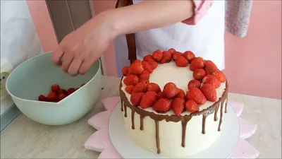 Strawberry Cake Recipe with Fresh filling / Бисквитный торт с клубникой -  YouTube