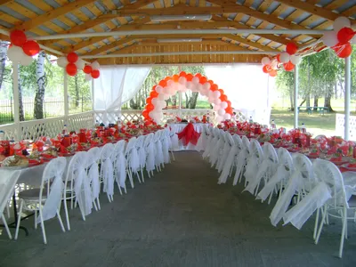 Свадебное оформление беседки: драпировки, президиум, стол, шарфы на стулья.  И, конечно, воздушные фото 984259 - \"Фантазия\" - творческая студия Марины  Фоминой