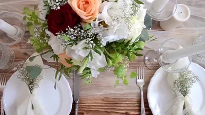 Как украсить стол цветами. Композиция из живых цветов | ArtHolidays -  YouTube