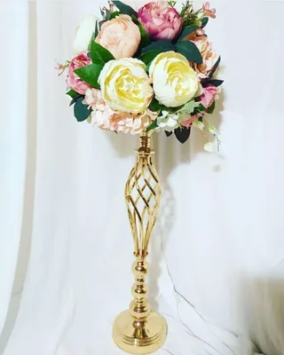Оформление свадебного стола цветами от студии флористики «Фреш», стоимость оформления  стола цветами на свадьбу в Москве