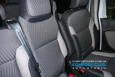 Перетяжка салона микроавтобуса Renault Trafic