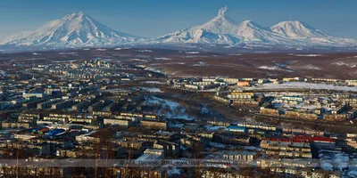 Карта Петропавловска-Камчатского с улицами на спутниковой карте онлайн