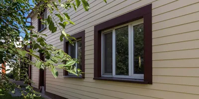 Окна в деревянном доме: выбор конструкции, установка окон в деревянном доме