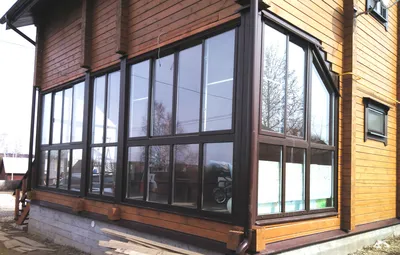 Пластиковые окна пвх в деревянном доме, обсада и окосячка | стоимость в  Екатеринбурге