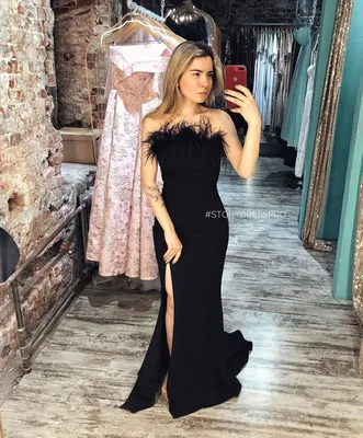 Черное платье с перьями для образа на вечеринку 👗 Платья в аренду и  напрокат Story Dress Москва