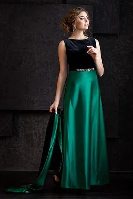 Изысканное вечернее платье из бархата и зеленого атласа