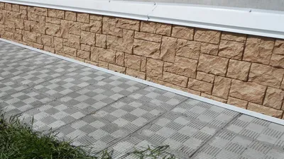 HR: Укладка бетонной плитки + монтаж цокольного сайдинга - YouTube