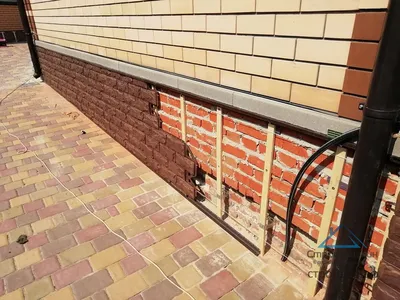 Тротуарная плитка и облицовка цоколя сайдингом с подсистемой в Таврово 9 🏠  | СтройДизайн