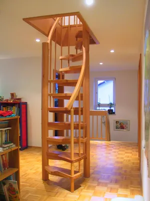 Компактная лестница на мансарду - 60 фото