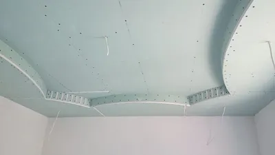 Комбинированный потолок: гипсокартон и натяжной с подсветкой | AstamGROUP