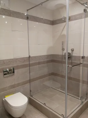 Чем рискуют те, кто сделал в квартире душ строительного исполнения | Пикабу