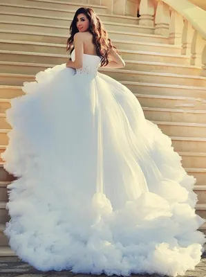 Смотреть ✓: Фото - Самое пышное свадебное платье в мире