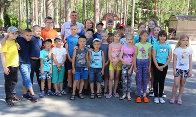 Брянск | Директор департамента образования и науки области 1 июня встретила  с детьми в санатории «Затишье» - БезФормата