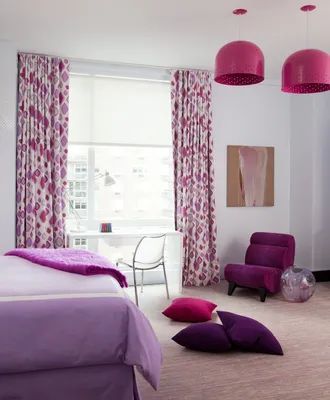 Фиолетовые шторы: применение в интерьере зала, гостиной, спальни, кухни,  фото