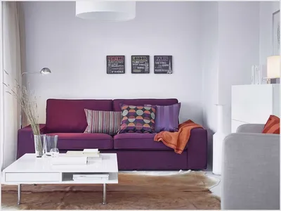 Фиолетовый диван в интерьере: гостиной, прихожей, кухни, спальни и детской  комнаты