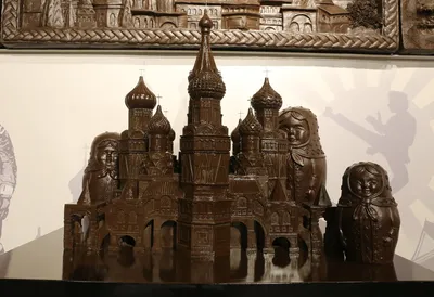 ANADOLU AGENCY (RU) on Twitter: \"#Музей шоколада в Стамбуле, где выставлены  сделанные из шоколада исторические здания, произведения #искусства, # скульптуры и бюсты, является одним из самых интересных мест для школьников  на время зимних