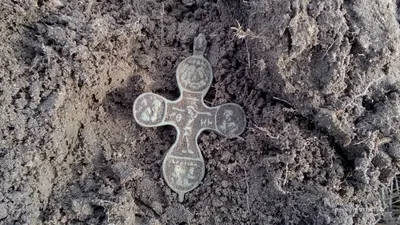 Можно ли подбирать найденные крестики, иконки и другие религиозные предметы  | Сайт кладоискателей и поисковиков Прокоп