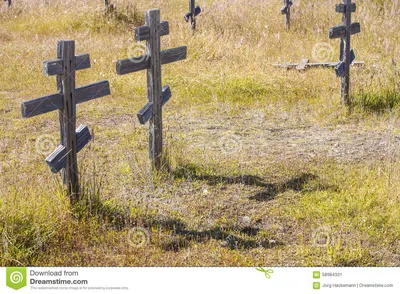 Старые кресты на историческом правоверном кладбище форта Ross Стоковое  Изображение - изображение насчитывающей росс, крест: 58984331