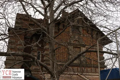Две Одессы: обветшавший старинный особняк на границе стройплощадки высотки  (фоторепортаж) — УСІ Online