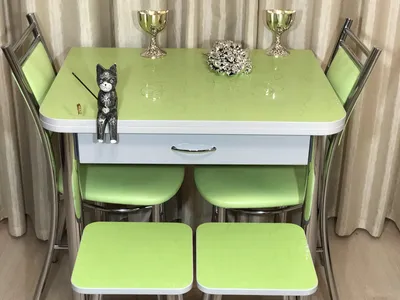 Компактный кухонный стол для маленькой кухни - 64 фото