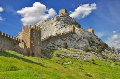 Генуэзская крепость в Судаке фото, полное описание