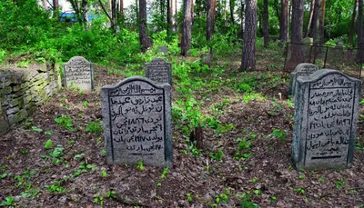 Могилы мусульманских «святых» в Астрахани.
