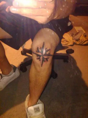 Тату звезды на коленях - что означает тюремная татуировка