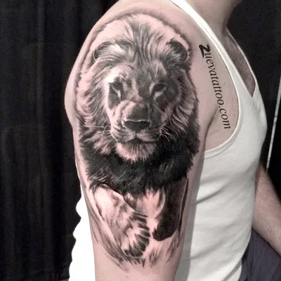 Мужская татуировка лев. Тату лев. Тату хищники