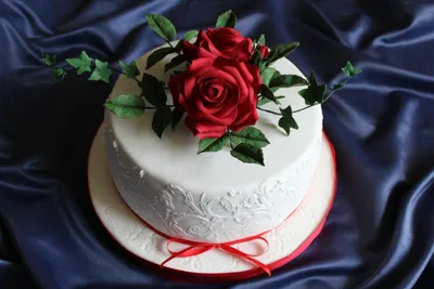 Торт с розами из мастики - 71 photo