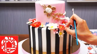 Торт для девушки. Украшение торта цветами из мастики - YouTube