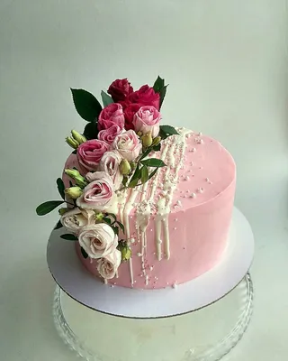 Розовый торт с живыми цветами | Тематические торты, Красивые торты, Летние  торты