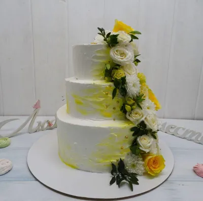 Свадебный торт с цветами на заказ в СПб | Шоколадная крошка