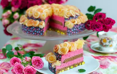 Обои цветы, чай, кофе, еда, розы, чашка, торт, rose, пирожное, cake, крем,  десерт, food, flowers, cup, coffee картинки на рабочий стол, раздел еда -  скачать