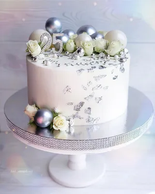 Торт на серебряную свадьбу, чудесная дата 😌💕 | Cake decorating frosting,  Flower cake, Big cakes