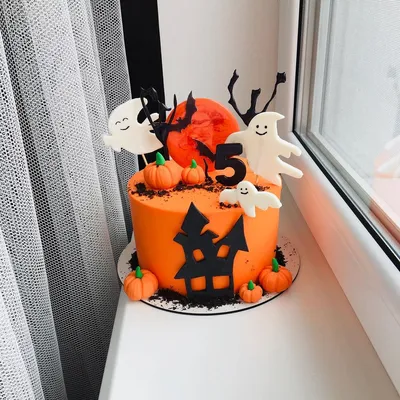 Торт на Хэллоуин с фотопечатью на заказ по цене 1050 руб./кг в кондитерской  Wonders | с доставкой в Москве
