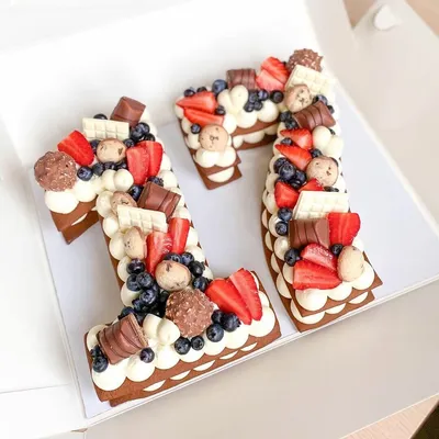 Торт цифра 17 «Ягоды Шоколад», 2 яруса купить в Москве с бесплатной  доставкой из интернет маркета rubukety.ru