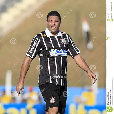 бразильский футбол ronaldo редакционное стоковое фото. изображение  насчитывающей ð±ñ€ð°ð·ð¸ð»ñœñ ðºð¸ðµ - 11657118