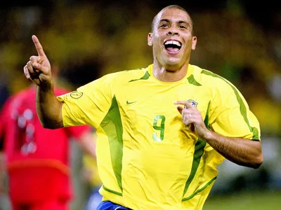 Где сейчас Роналдо: бразильскому нападающему исполнилось 45 лет - Чемпионат