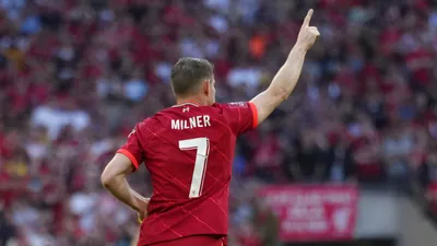 Джеймс Милнер из Liverpool FC 7 в матче против Ssports CP в матче Кубка  Западного Союза 2019 на стадионе \"Янкис\" в Нью-Йорке Редакционное  Изображение - изображение насчитывающей лига, ливерпуль: 156120770