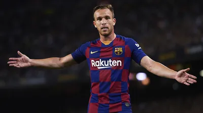 Артур отказывается играть за \"Барселону\" в Лиге чемпионов, футболист  покинул Испанию ᐉ Футбол на FootBoom.kz