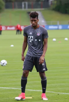 File:Kingsley Coman Training 2017-05 FC Bayern Muenchen-3.jpg - Wikimedia  Commons