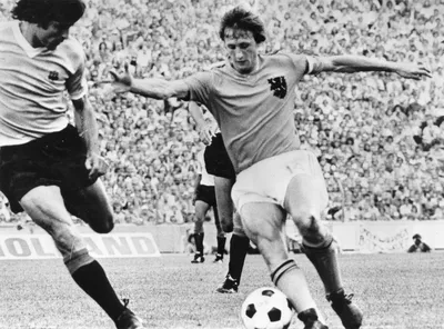 40 лет назад Йохан Кройфф перешел в «Леванте». Получал по два миллиона за  игру и требовал прибыль с выездных матчей - Футбол на UA.Tribuna.com