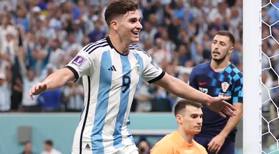 Сборная Аргентины стала первым финалистом чемпионата мира: Футбол: Спорт:  Lenta.ru