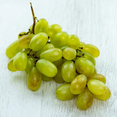 Виноград зеленый Хусейн из раздела Фрукты