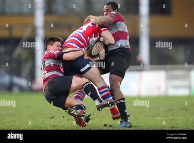 Ollie Forrest (L) und Juma Lameck für Bellen - Barking RFC Vs Tonbridge  Juddian RFC - SSE National League Division drei London \u0026 SE Rugby bei Gale  Street, Dagenham - 18.01.14 im Einsatz Stockfotografie - Alamy