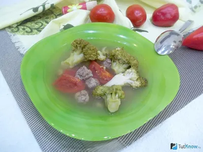Диетический суп: рецепт с брокколи и помидорами