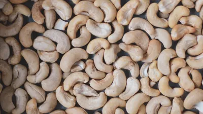 Сортированные орехи : Орех кешью фисташек миндальные орехи . Вегетарианское  закуска. Flatlay органическая смешанная фон орехов. Зд Стоковое Фото -  изображение насчитывающей день, смешанно: 213555478